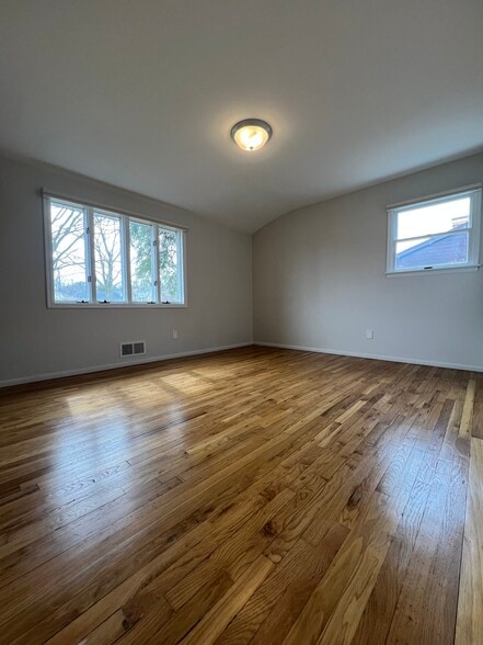 Building Photo - 169 S Plaisted Ave