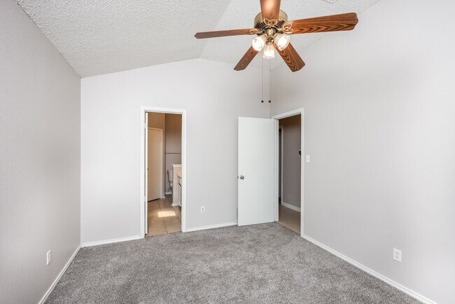 Building Photo - 1416 Horncastle St