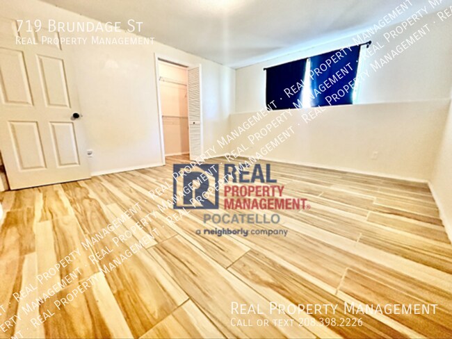 Building Photo - 719 Brundage St