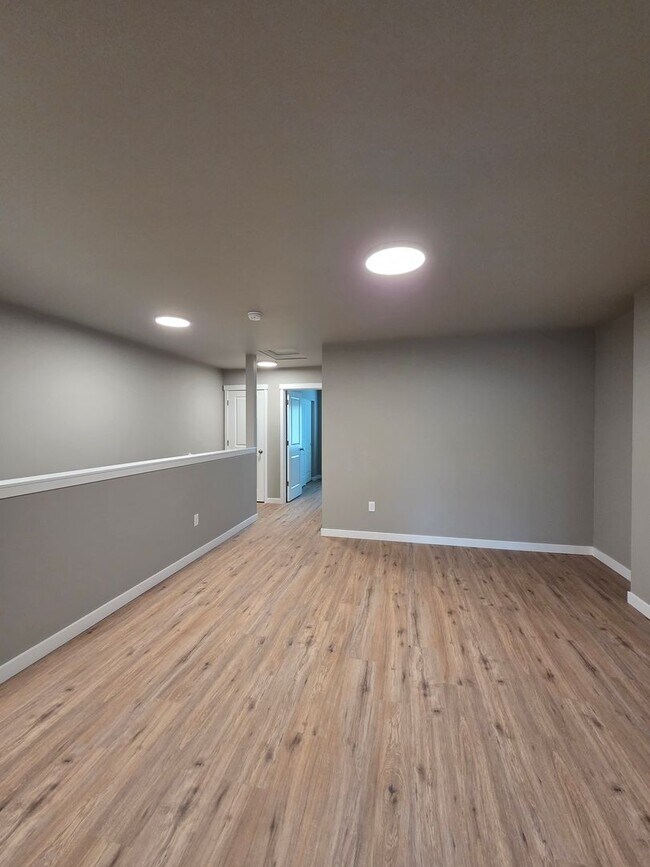 Building Photo - Brand New Large 2 bedroom 2.5 Bathrooms in Centralia