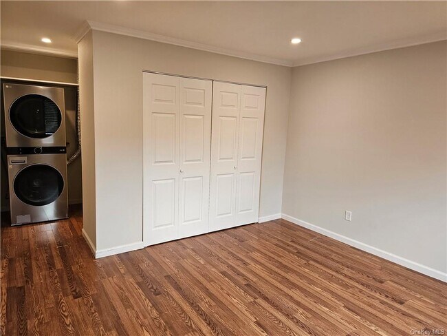 Building Photo - 9 Briarcliff Dr S