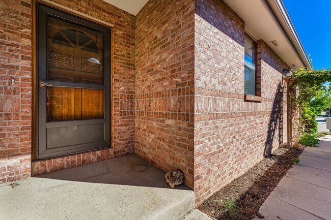 Building Photo - Spacious Home with Central AC and Gas Fire...