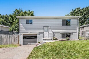 Building Photo - 4622 Parkview Dr