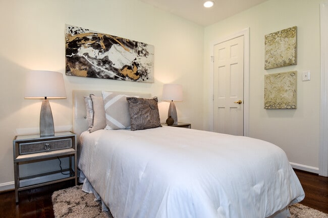 Building Photo - 601 G St SW