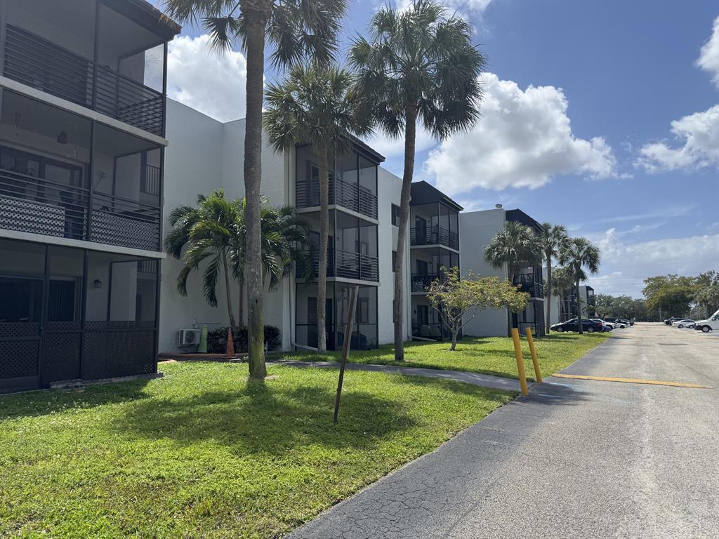 Building Photo - 3710 N Pine Island Rd