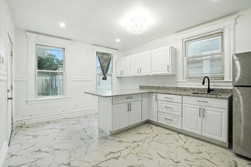 Primary Photo - 97 Hopkins Pl