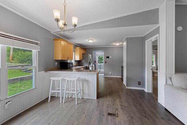 Building Photo - 1022 Dogwood Ln