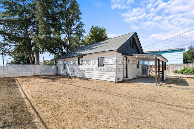 Building Photo - 1327 E Walton Ave