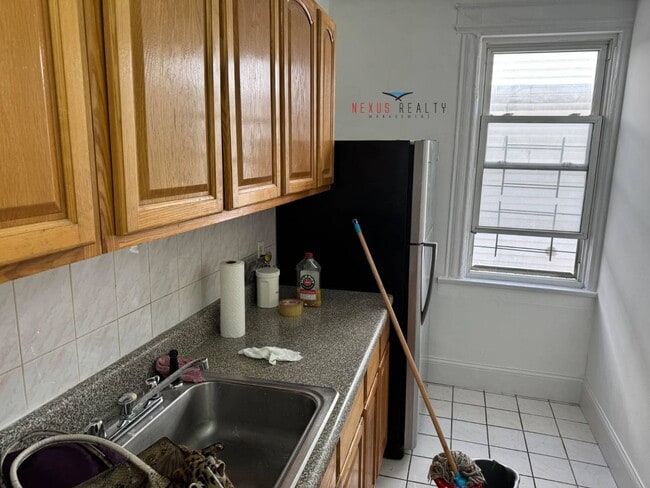 Building Photo - 90-58 51st Ave