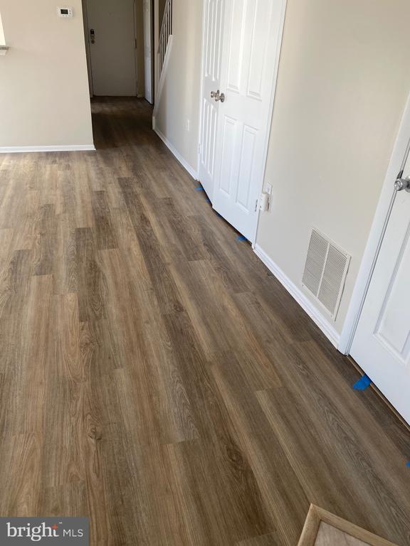 Building Photo - 6 Winners Cir