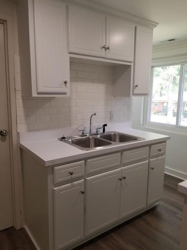 Building Photo - 1911 Peachtree St