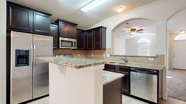 Building Photo - FREE DECEMBER RENT!!!