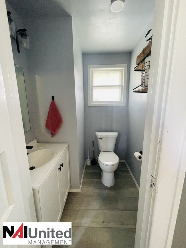 Building Photo - Five bedroom, Two and a half bath home for rent