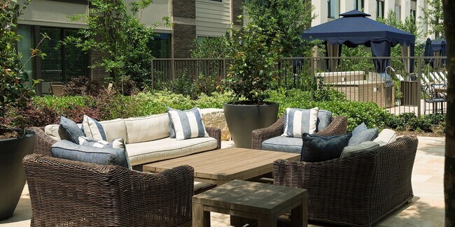 Building Photo - 7100 Old Katy Rd