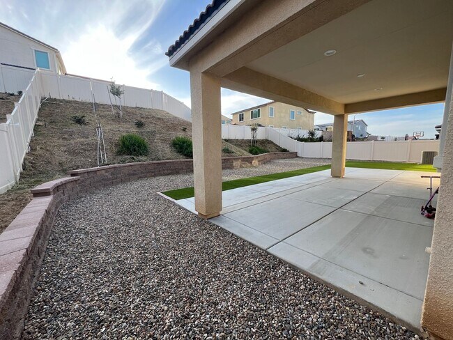 Building Photo - Beautiful Menifee Home