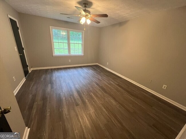 Building Photo - 160 Mountain View Cir
