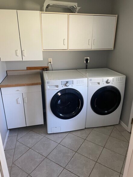 Laundry room - 16988 N 7th St