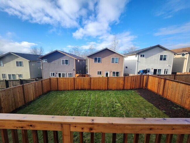 Building Photo - Better Than New Lake Stevens home- 4bds 2.5ba