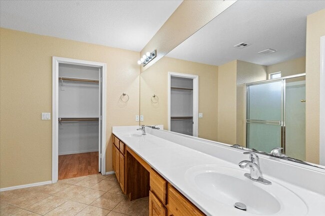 Building Photo - 6349 W Desert Hollow Dr