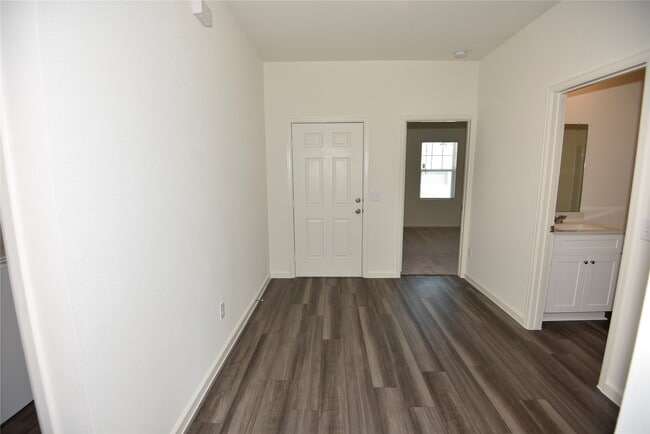 Building Photo - 21654 Cottage Ln