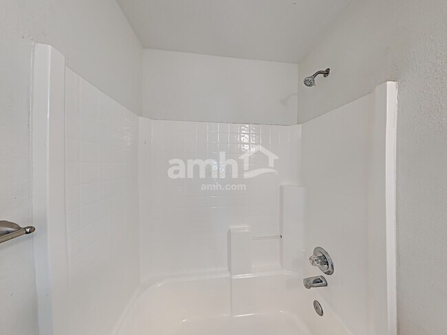 Building Photo - 411 Grey Swallow St