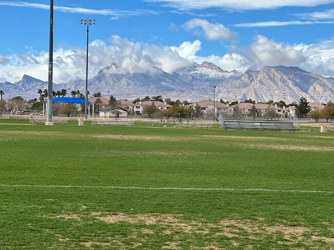 Building Photo - 2121 Sealion Dr