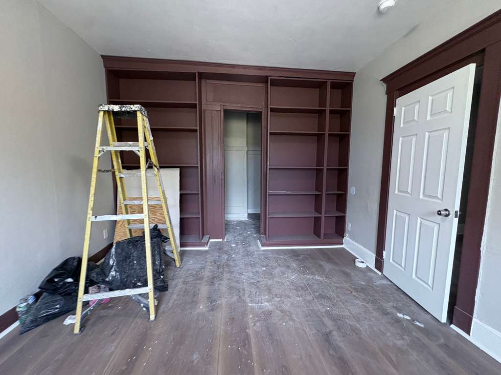 Building Photo - 324 Goffe St