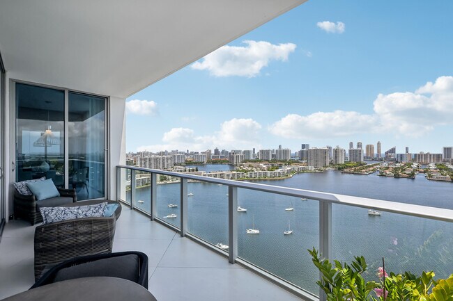 Building Photo - 17301 Biscayne Blvd