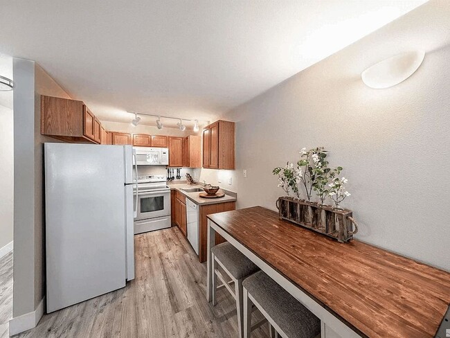 Building Photo - 360 Galaxy Ln