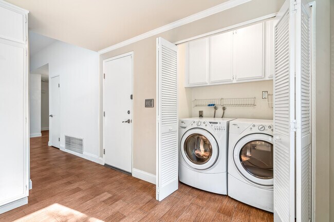 Building Photo - 37 Santo Domingo Dr