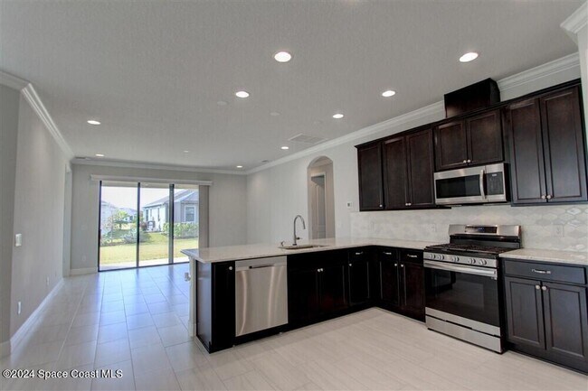 Building Photo - 3267 Addison Dr