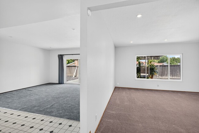 Building Photo - Beautifully Updated Single-Story 4BR Ranch with Designer Finishes & Spacious Fenced Yard!