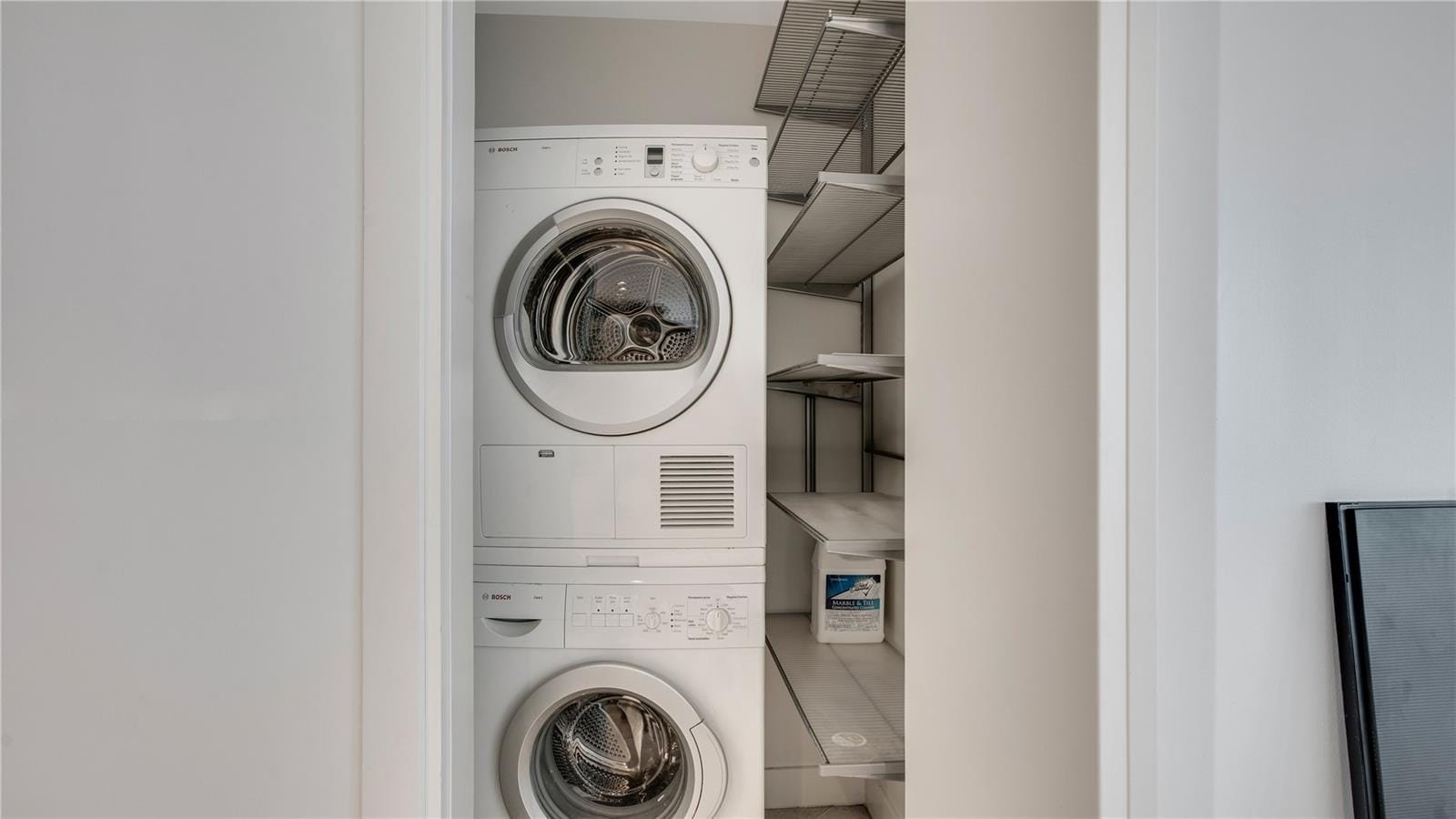 Building Photo - 200 Biscayne Boulevard Way