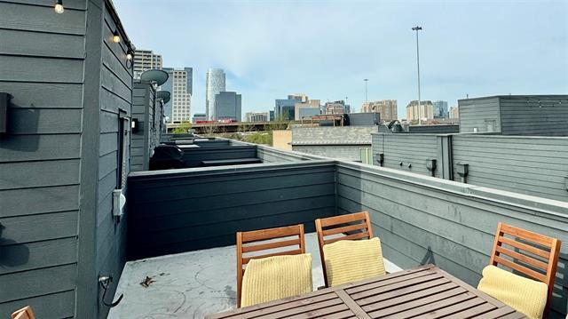 Building Photo - 3018 Zenia Dr