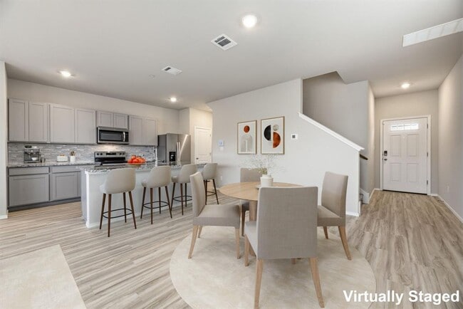 Building Photo - 12809 Village Spun Plz