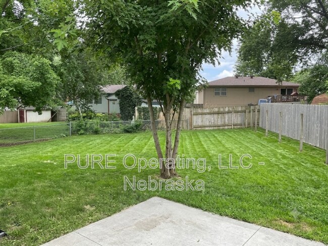 Building Photo - 15229 Y St