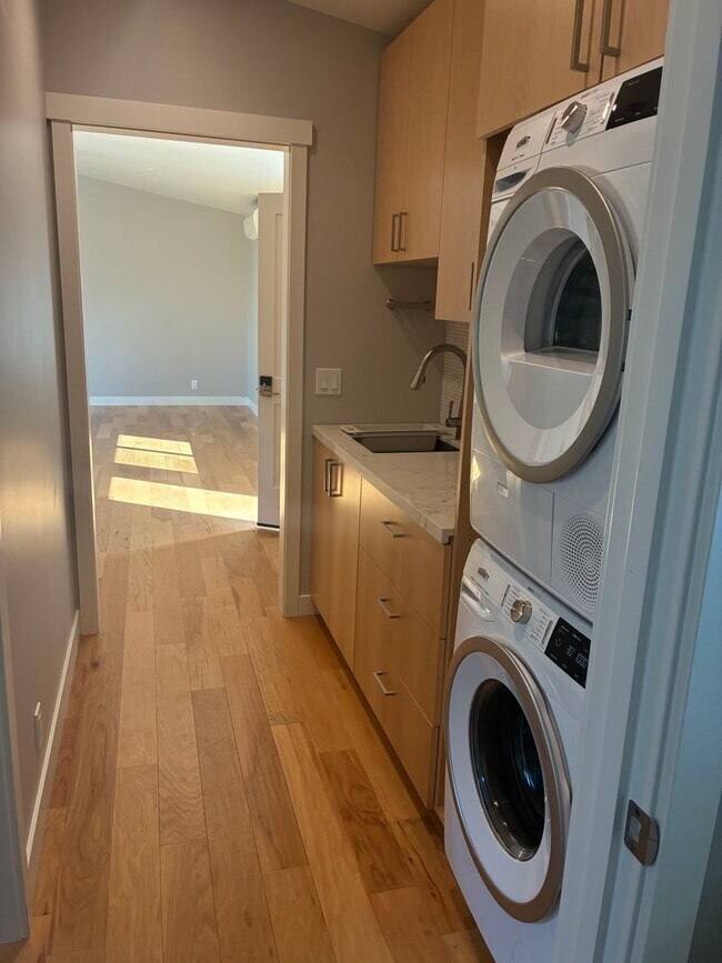 Building Photo - Convenient Modern 2 Bed/2 Bath in Solvang