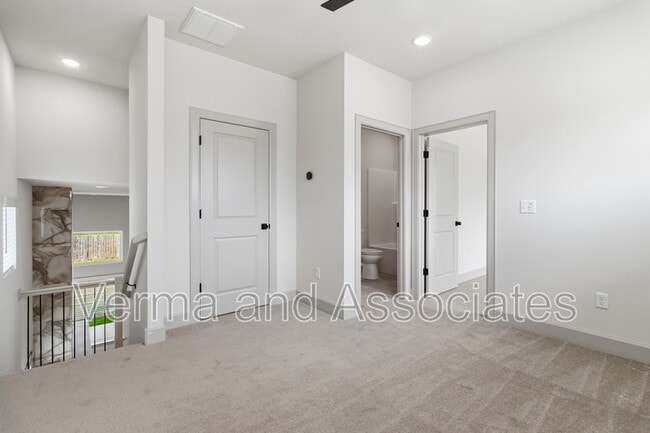 Building Photo - 1041 Whistler St