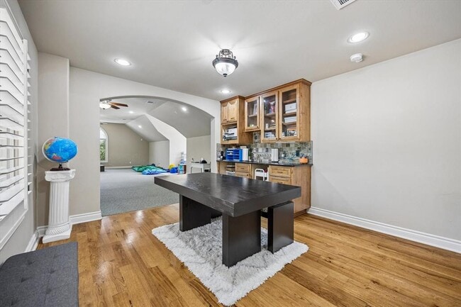 Building Photo - 8403 Horseshoe Ledge
