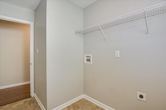 Building Photo - 1021 Mansford Ln