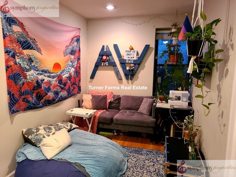 Building Photo - 65 Hemenway St