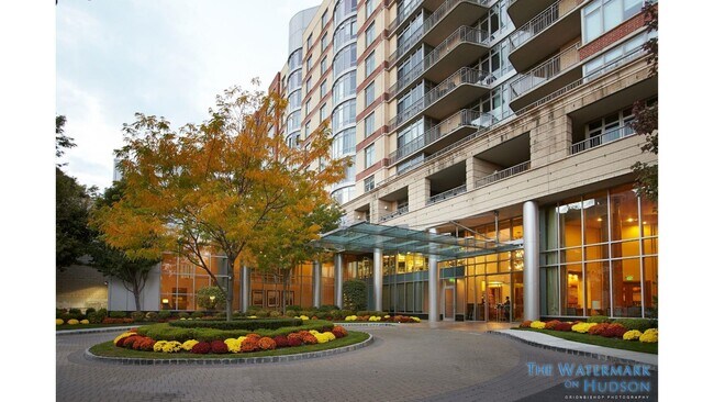 Building Photo - 8100 River Rd