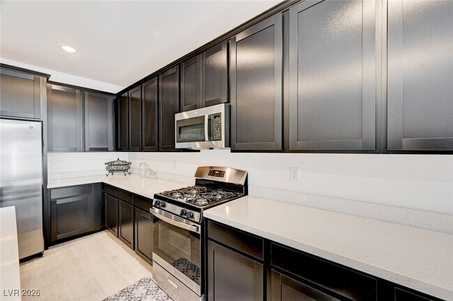 Building Photo - 3791 McLeod Dr