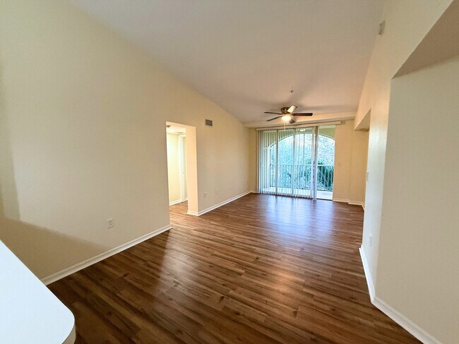 Building Photo - Residence Dr