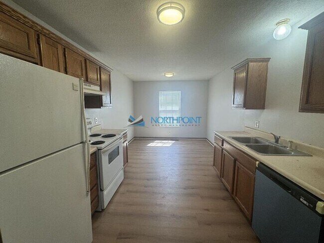 Building Photo - 1302 Hollyhock Dr