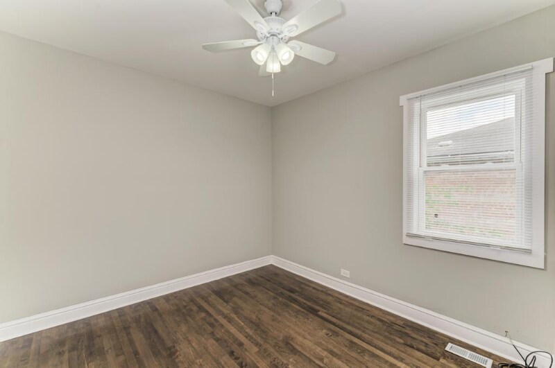 Building Photo - 9319 S Clyde Ave