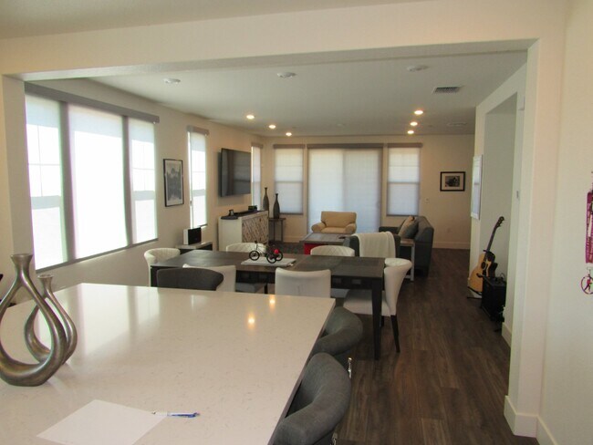 Building Photo - Gorgeous 4 Bed, 2.5 Bath Townhome in Prime Location near Downtown Livermore