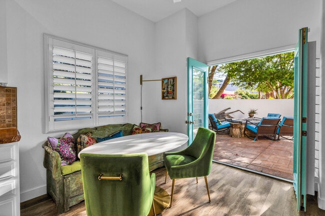 Building Photo - 53980 Avenida Mendoza