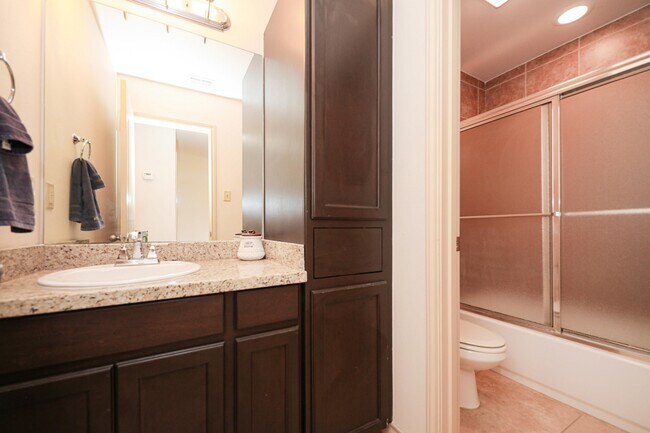 Building Photo - 10510 Sandia Dr