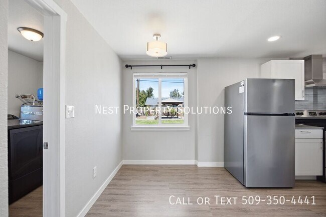 Building Photo - 912 S Alderwood Dr